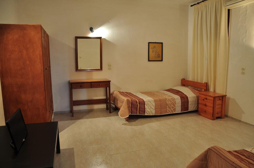 Michalis Apartments Near The Beaches With Sea View Páros 외부 사진
