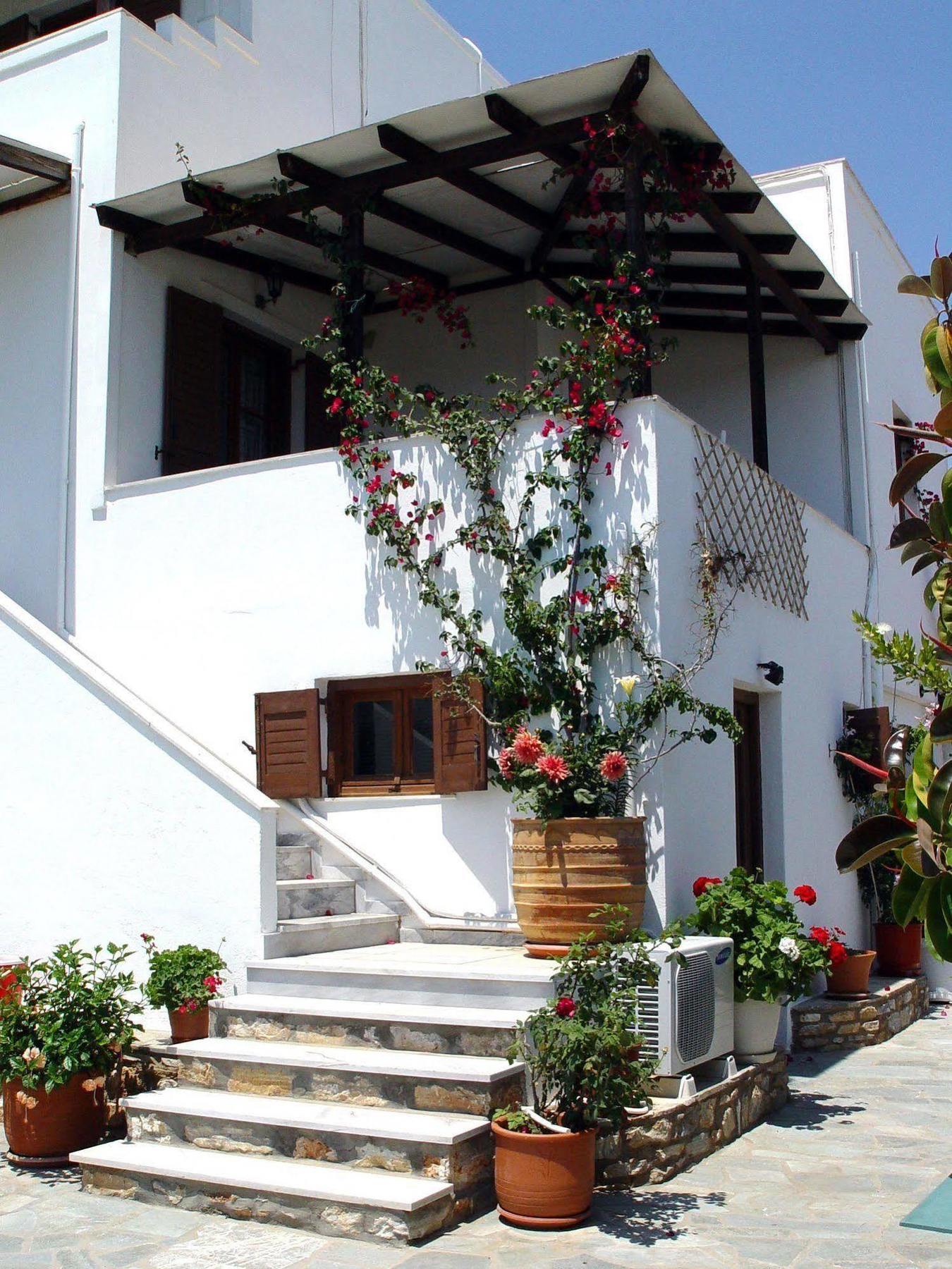 Michalis Apartments Near The Beaches With Sea View Páros 외부 사진