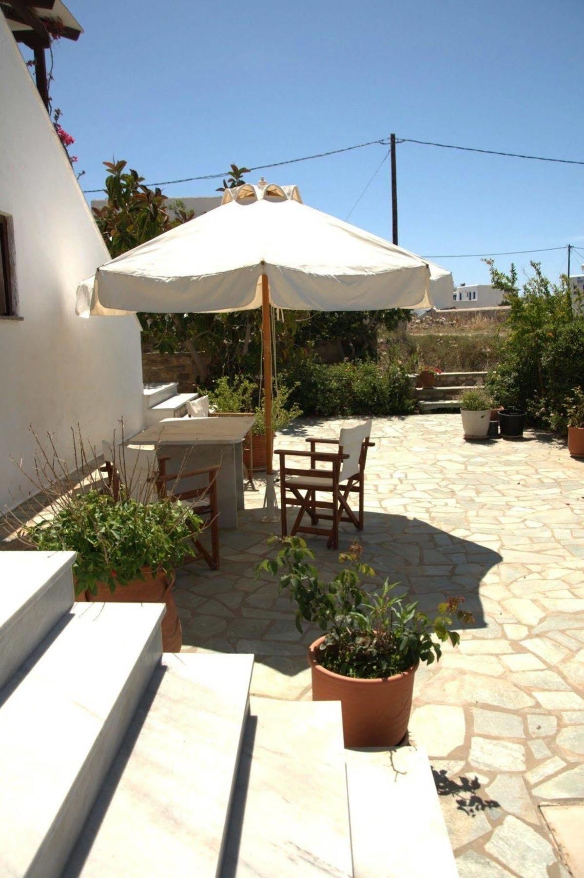 Michalis Apartments Near The Beaches With Sea View Páros 외부 사진