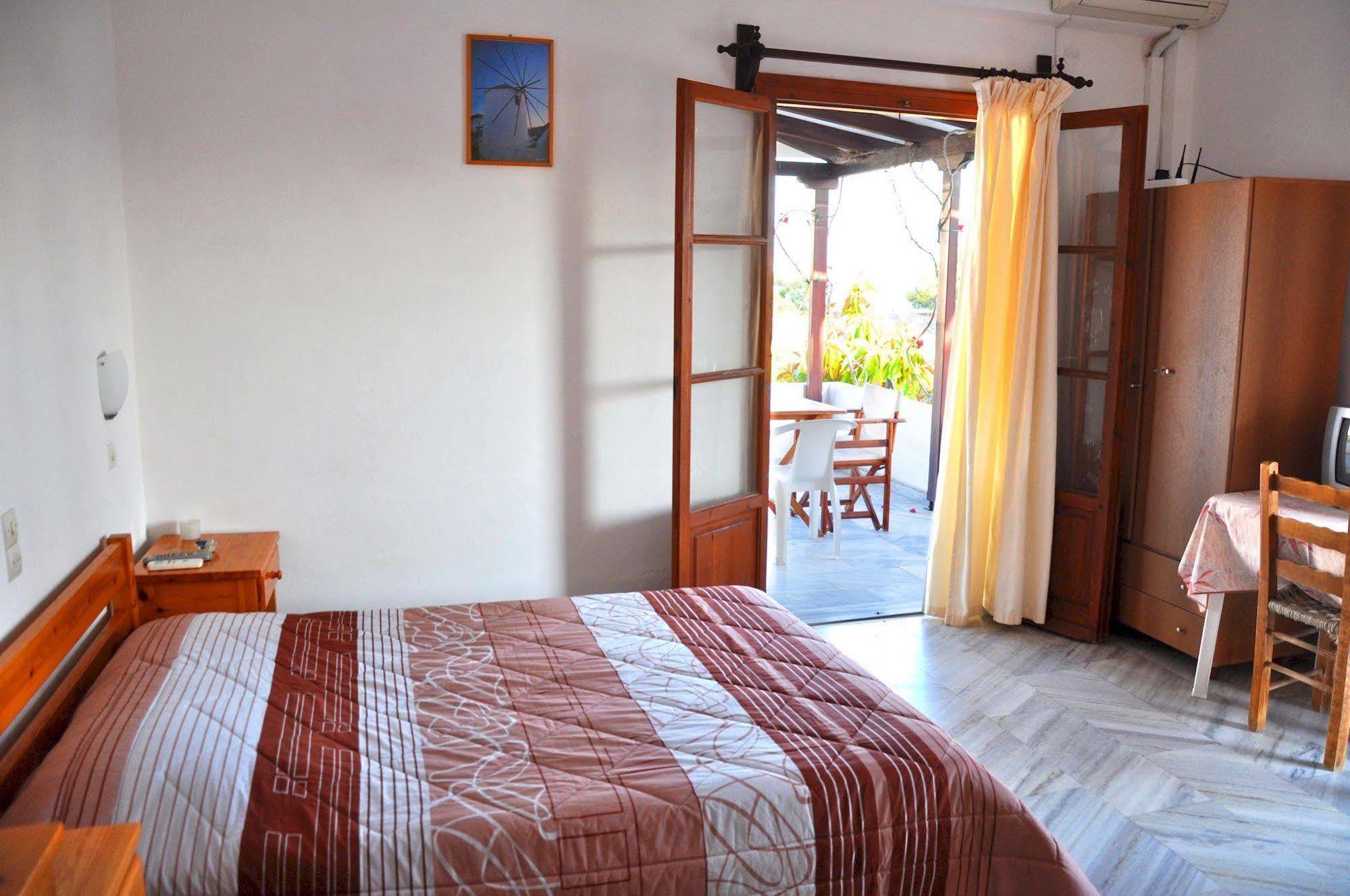 Michalis Apartments Near The Beaches With Sea View Páros 외부 사진